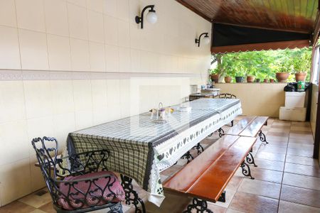 Casa à venda com 431m², 8 quartos e 3 vagasVaranda