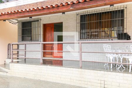 Casa à venda com 431m², 8 quartos e 3 vagasFachada