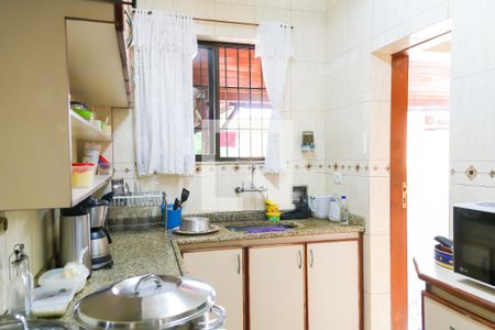 Casa à venda com 431m², 8 quartos e 3 vagasCozinha