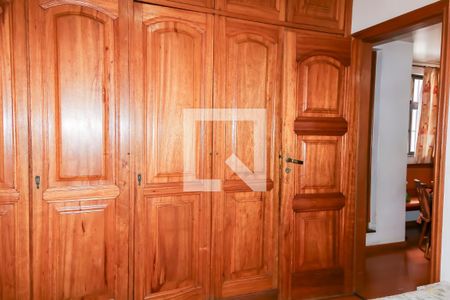 Casa à venda com 431m², 8 quartos e 3 vagasQuarto 4