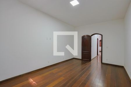 Casa para alugar com 360m², 3 quartos e 4 vagas Casa para alugar com 360m², 3 quartos e 4 vagasQuarto 1