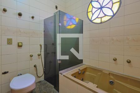 Casa para alugar com 360m², 3 quartos e 4 vagas Casa para alugar com 360m², 3 quartos e 4 vagasBanheiro da Suíte