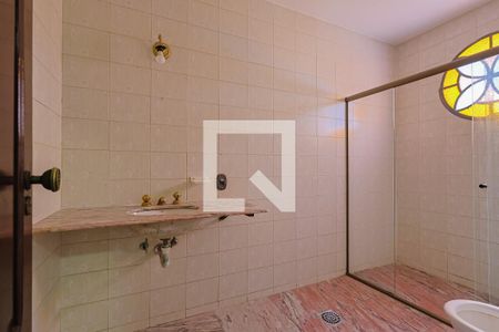 Casa para alugar com 360m², 3 quartos e 4 vagas Casa para alugar com 360m², 3 quartos e 4 vagasBanheiro da Suíte 2