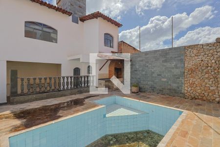 Casa para alugar com 360m², 3 quartos e 4 vagas Casa para alugar com 360m², 3 quartos e 4 vagasÁrea externa