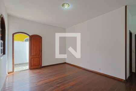 Casa para alugar com 360m², 3 quartos e 4 vagas Casa para alugar com 360m², 3 quartos e 4 vagasQuarto 2 - Suíte