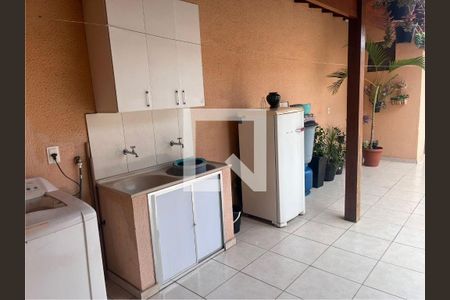 Casa à venda com 180m², 3 quartos e 4 vagasLavanderia