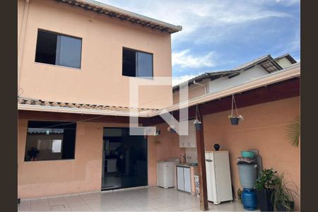 Casa à venda com 180m², 3 quartos e 4 vagasGaragem