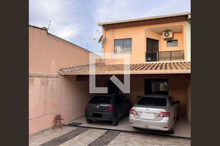 Casa à venda com 180m², 3 quartos e 4 vagasGaragem