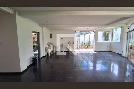 Apartamento à venda com 247m², 4 quartos e 2 vagasLazer: salão de festas / churrasqueira