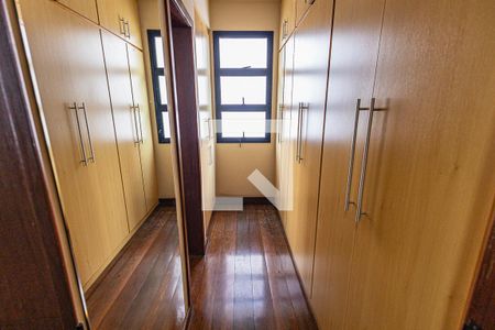 Apartamento à venda com 247m², 4 quartos e 2 vagasCloset de Suíte