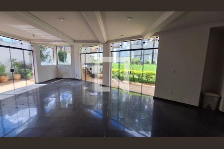 Apartamento à venda com 247m², 4 quartos e 2 vagasLazer: salão de festas / churrasqueira