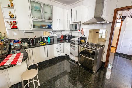 Apartamento à venda com 247m², 4 quartos e 2 vagasCozinha
