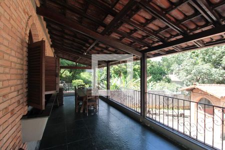 Casa à venda com 514m², 2 quartos e 15 vagasVaranda