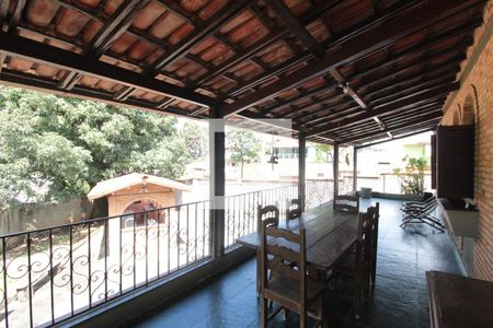 Casa à venda com 514m², 2 quartos e 15 vagasVaranda