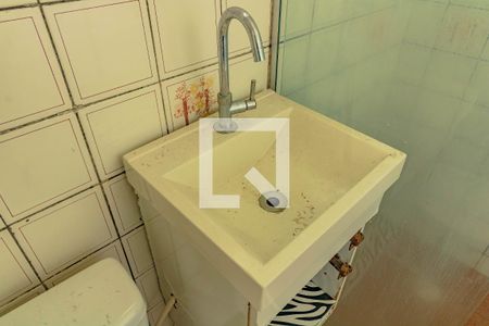 Casa à venda com 200m², 2 quartos e 2 vagasedícula - banheiro