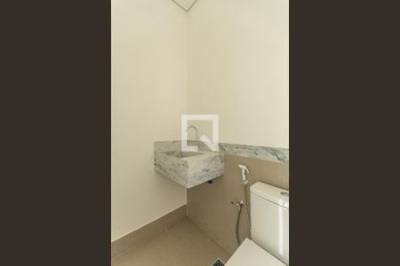 Casa de condomínio para alugar com 470m², 4 quartos e 2 vagasLavabo