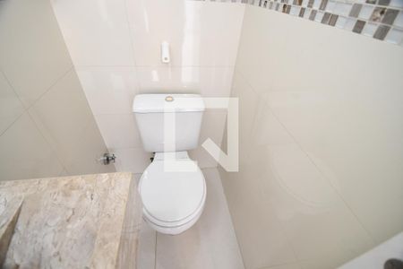 Casa de condomínio à venda com 80m², 3 quartos e 2 vagasLavabo