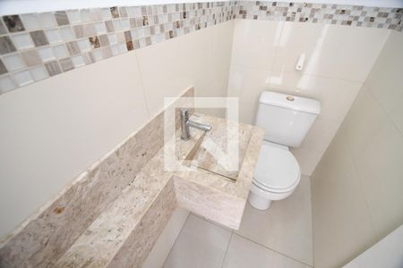 Casa de condomínio à venda com 80m², 3 quartos e 2 vagasLavabo