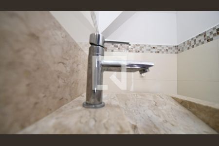 Casa de condomínio à venda com 80m², 3 quartos e 2 vagasLavabo