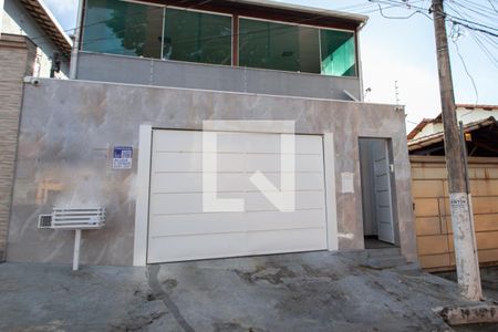 Casa à venda com 200m², 5 quartos e 3 vagasFachada