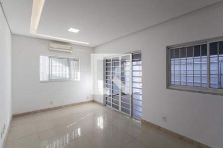 Sala 1 de casa à venda com 5 quartos, 200m² em Jardim Atlântico, Belo Horizonte