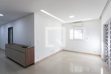 Sala 1 de casa à venda com 5 quartos, 200m² em Jardim Atlântico, Belo Horizonte