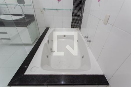 Casa à venda com 200m², 5 quartos e 3 vagasBanheiro da Suíte