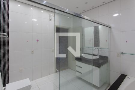 Casa à venda com 200m², 5 quartos e 3 vagasBanheiro da Suíte