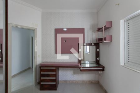 Casa à venda com 200m², 5 quartos e 3 vagasQuarto 2
