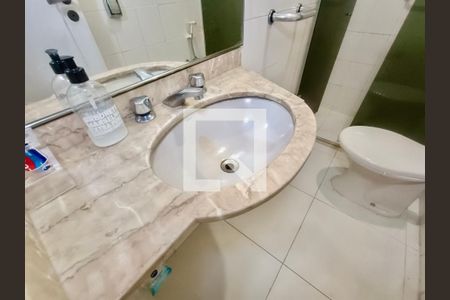Apartamento à venda com 98m², 3 quartos e 1 vaga Apartamento à venda com 98m², 3 quartos e 1 vagaBanheiro suíte