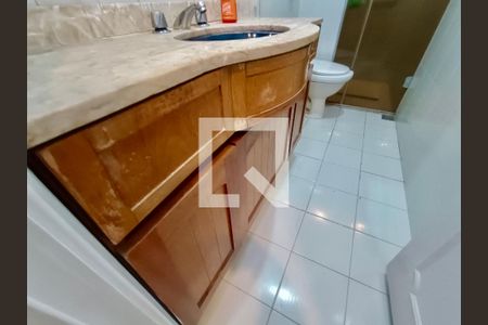 Apartamento à venda com 98m², 3 quartos e 1 vaga Apartamento à venda com 98m², 3 quartos e 1 vagaBanheiro social