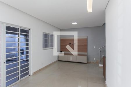 Sala 1 de casa para alugar com 5 quartos, 200m² em Jardim Atlântico, Belo Horizonte