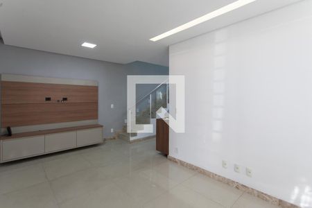 Sala 1 de casa para alugar com 5 quartos, 200m² em Jardim Atlântico, Belo Horizonte
