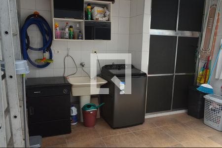 Casa à venda com 218m², 3 quartos e 2 vagasÁrea de Serviço