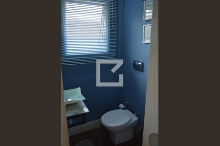 Casa à venda com 218m², 3 quartos e 2 vagasBanheiro