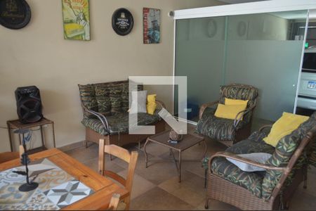 Casa à venda com 218m², 3 quartos e 2 vagasÁrea comum - Churrasqueira