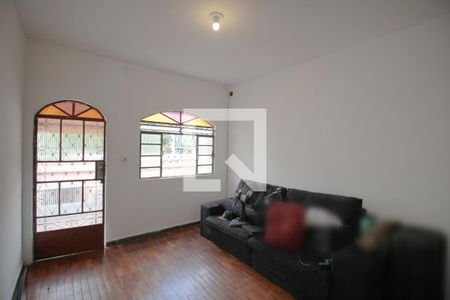 Sala de casa à venda com 3 quartos, 400m² em Santa Efigênia, Belo Horizonte