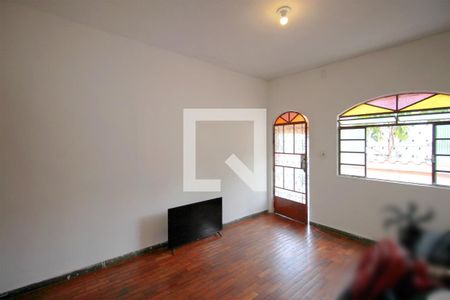 Sala de casa à venda com 3 quartos, 400m² em Santa Efigênia, Belo Horizonte
