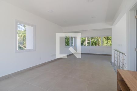 Casa para alugar com 300m², 3 quartos e 3 vagasCobertura