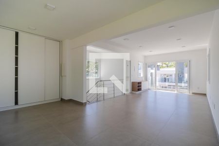 Casa para alugar com 300m², 3 quartos e 3 vagasCobertura