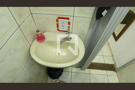 Casa à venda com 123m², 4 quartos e 2 vagas Casa à venda com 123m², 4 quartos e 2 vagasBanheiro do Quarto de Serviço