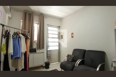 Casa à venda com 123m², 4 quartos e 2 vagas Casa à venda com 123m², 4 quartos e 2 vagasQuarto de Serviço