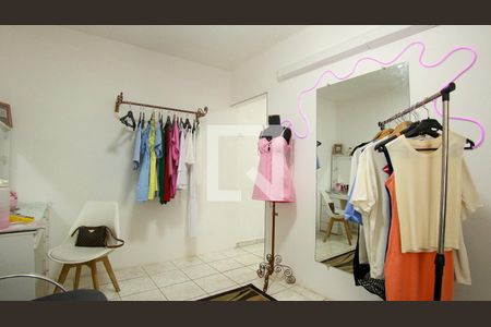 Casa à venda com 123m², 4 quartos e 2 vagas Casa à venda com 123m², 4 quartos e 2 vagasQuarto de Serviço