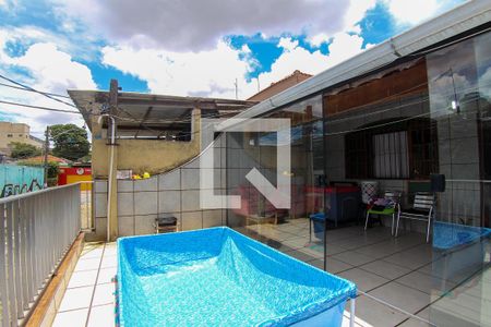 Casa à venda com 123m², 4 quartos e 2 vagas Casa à venda com 123m², 4 quartos e 2 vagasVaranda