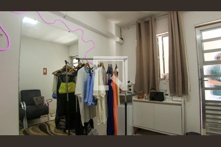 Casa à venda com 123m², 4 quartos e 2 vagas Casa à venda com 123m², 4 quartos e 2 vagasQuarto de Serviço