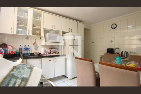 Casa à venda com 123m², 4 quartos e 2 vagas Casa à venda com 123m², 4 quartos e 2 vagasCozinha