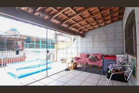 Casa à venda com 123m², 4 quartos e 2 vagas Casa à venda com 123m², 4 quartos e 2 vagasVaranda
