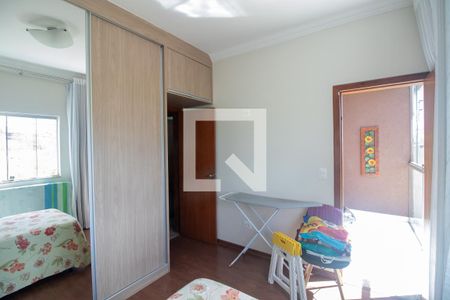 Casa à venda com 175m², 3 quartos e 2 vagas Casa à venda com 175m², 3 quartos e 2 vagasQuarto 1