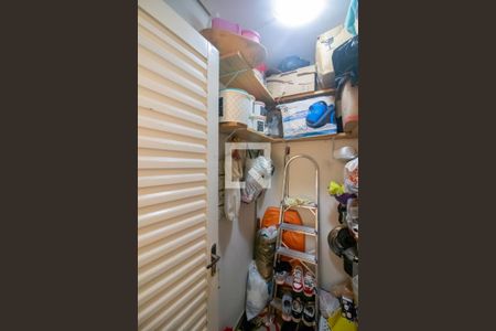 Casa à venda com 175m², 3 quartos e 2 vagas Casa à venda com 175m², 3 quartos e 2 vagasÁrea de Serviço