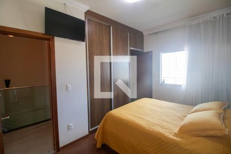 Casa à venda com 175m², 3 quartos e 2 vagas Casa à venda com 175m², 3 quartos e 2 vagasQuarto Suíte